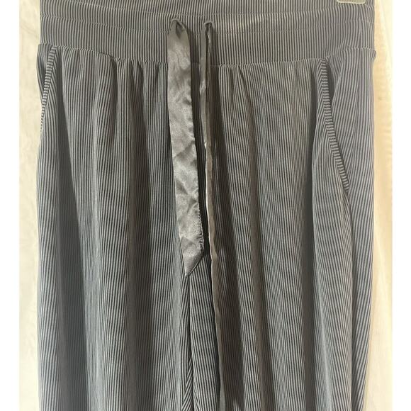 Victoria's Secret Women's XS Ribbed Drawstring Joggers Gray/Black Pockets - Picture 3 of 5